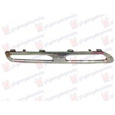 MOLDURA EXTERIOR CROMADA EN PARRILLA DELANTERA