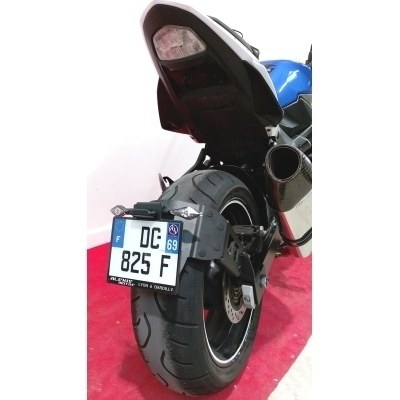 Portamatrículas a la rueda Suzuki GSR750 negro SPLRS002