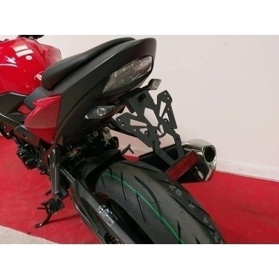 Portamatrículas Suzuki GSX-S750/S1000 negro C8-SPS005