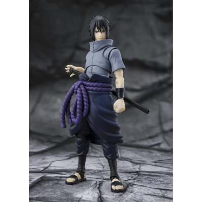 Figura tamashii nations naruto shippuden s.h.figuarts sasuke uchiha - solitary shinobi -