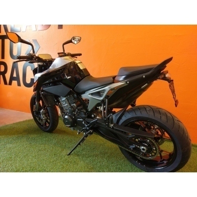 Portamatrículas KTM 790 DUKE negro C8-SPM004