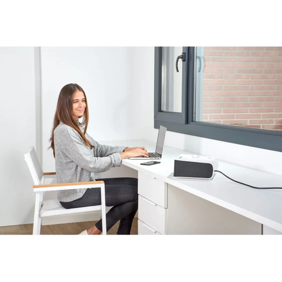 Calefactor Black & Decker BXSH2001E, 2.000 W, blanco y negro - imagen 4