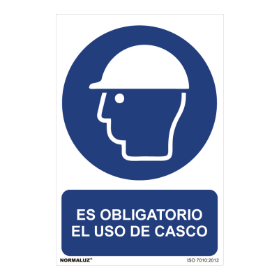 Cartel es obligatorio el uso de casco (pvc 0,7mm) 30x40cm normaluz