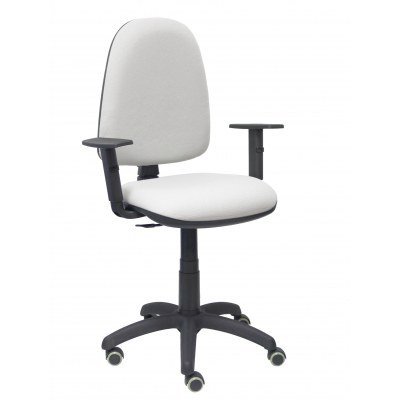 Silla Aýna bali gris claro brazos regulables ruedas de parqué