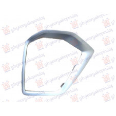 MOLDURA DE LA REJILLA DEL PARACHOQUES DELANTERO (PINTADA DE PLATA) (SQ7)
