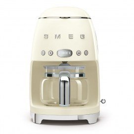 Smeg – Cafetera Smeg 50’s Style con capacidad para 10 tazas.
