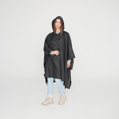Poncho chubasquero plegable negro