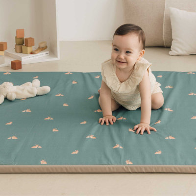 Enrollagateo simple no impermeable “Conejos verde”