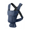 Mochila Porta Bebé Mini BabyBjörn Material: Tejido Mesh, Color: Azul Marino