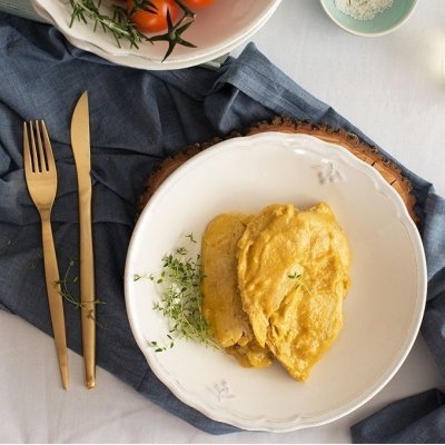 Pechuga de pollo en salsa de almendras y curry - 350 g.