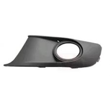 REJILLA DE PARACHOQUES DELANTERO (CON ORIFICIOS DE LUZ ANTINIEBLA)