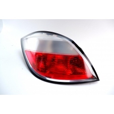 PILOTO TRASERO 5 PUERTAS (E) -07 (BLANCO-ROJO)