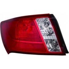 PILOTO TRASERO 4 PUERTAS (E)