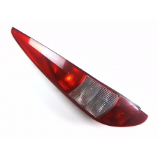PILOTO TRASERO FAMILIAR VISTEON 03-