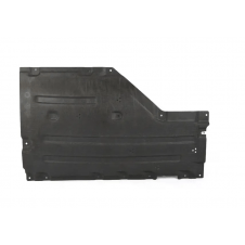 CUBIERTA EN MEDIO DE BAJOS DE CARROCERÍA  DE PLÁSTICO