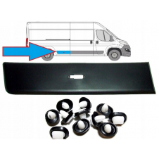 MOLDURA NEGRA DEL PANEL TRASERO (CON AGUJERO PARA INTERMITENTE)