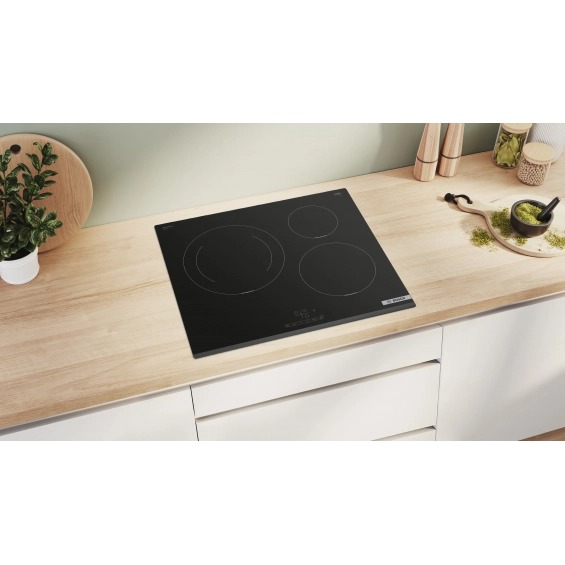 Placa de inducción Bosch PIJ631BB5E, 3 zonas, 7400W, zona gigante 28 cm, 17 niveles, cristal negro - imagen 3