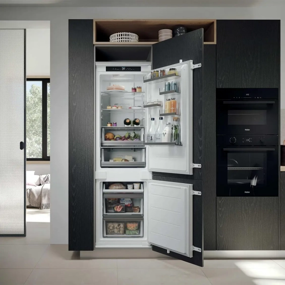 Frigorífico combi integrable Haier HBQW5518E, ID Titanium 2, 177.2 x 54 x 55 cm, No Frost, clase E, 229 kWh/año, 35dB, 251 litros, luz LED, MultiFlow, reversible, WiFi, blanco - imagen 2