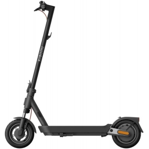 Patín eléctrico Xiaomi Electric Scooter 5 PRO, certificado DGT, ruedas 10 pulgadas sin cámara, 1 motor de 400W, 1000W máxima, batería lítio 46.8V, 10200 mAh, autonomía 60 km, velocidad 25 km/h, tracción trasera, pendiente 22%, patinete negro