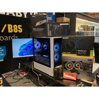 PC GAMING i7 14700F RTX 5070 16GB 1TB NVME