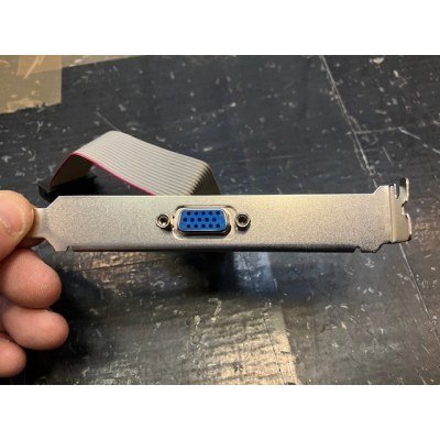 CONECTOR VGA A TARJETA GRÁFICA