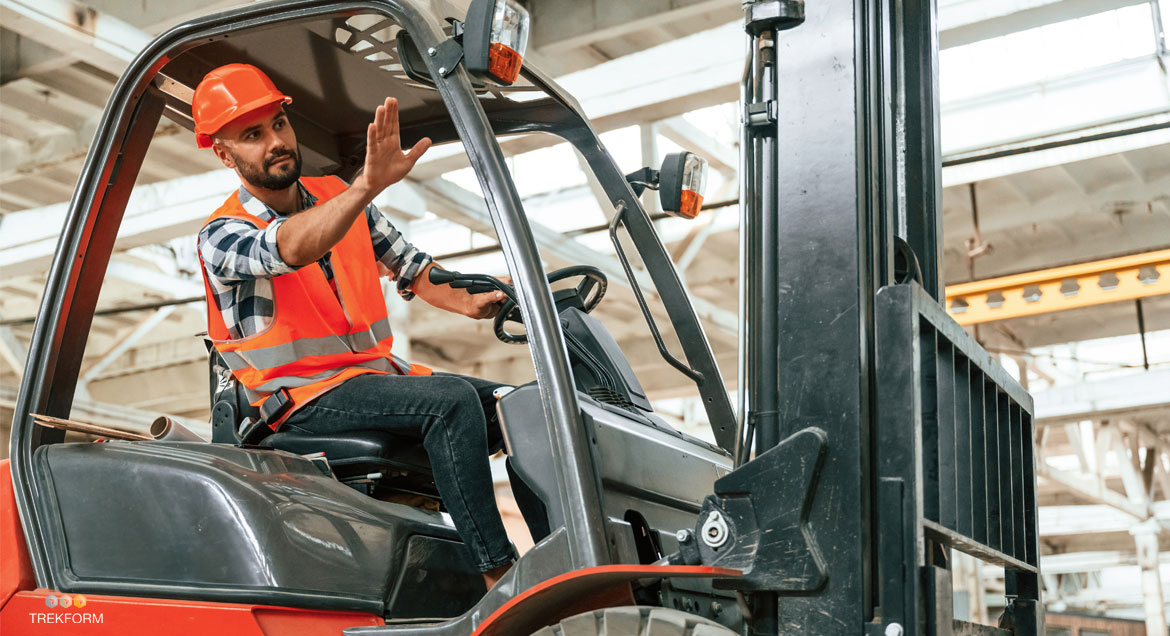 Trabajar como carretillero en Girona: obtén tu carnet con el curso intensivo de Trekform