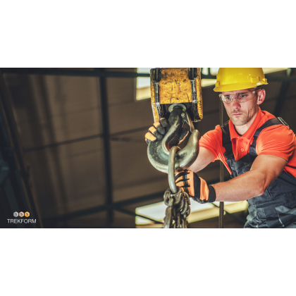 Revisiones anuales de puentes grúa: lo que dice la ley y cómo cumplirla